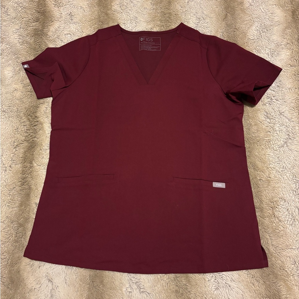 Figs Scrubs Top - NWOT - technical collection - SIZE LARGE